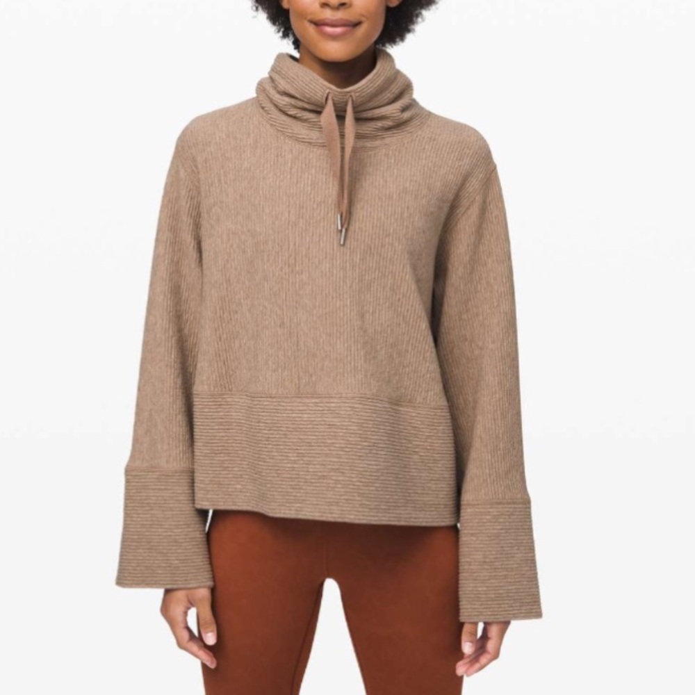 Lululemon Retreat Yourself Pullover
Heathered Soft Sand Size M 8/10